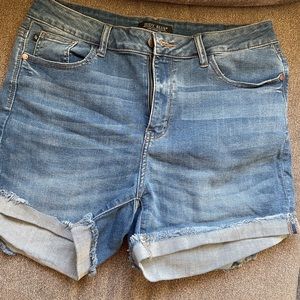 Judy Blue Jean shorts size 1XL